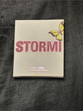 Kylie Cosmetics LE ‘Flutter in Love’ Stormi Collection Blush
